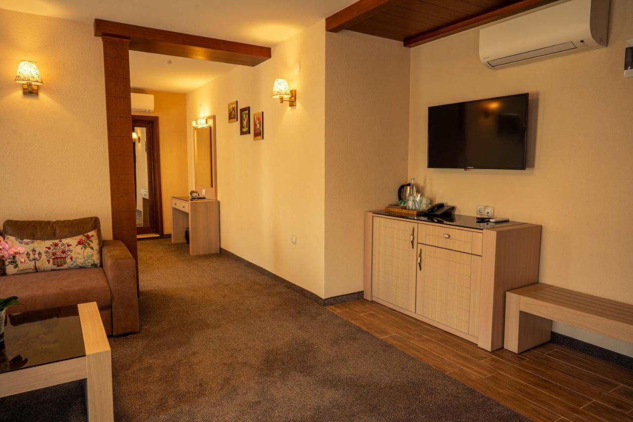 Boutique Hotel Provence Бутик Хотел Прованс 페트리치 외부 사진